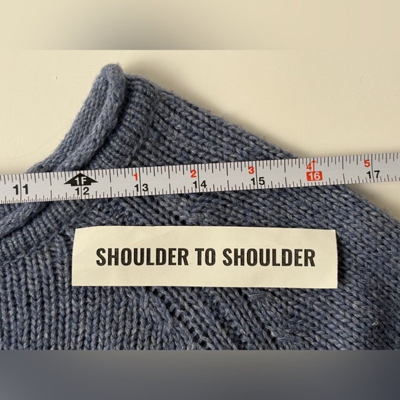 Saks 5th Avenue Women's Wool Cashmere Blend Sweater Round Hem Dolman Slv. Medium - Picture 7 of 9